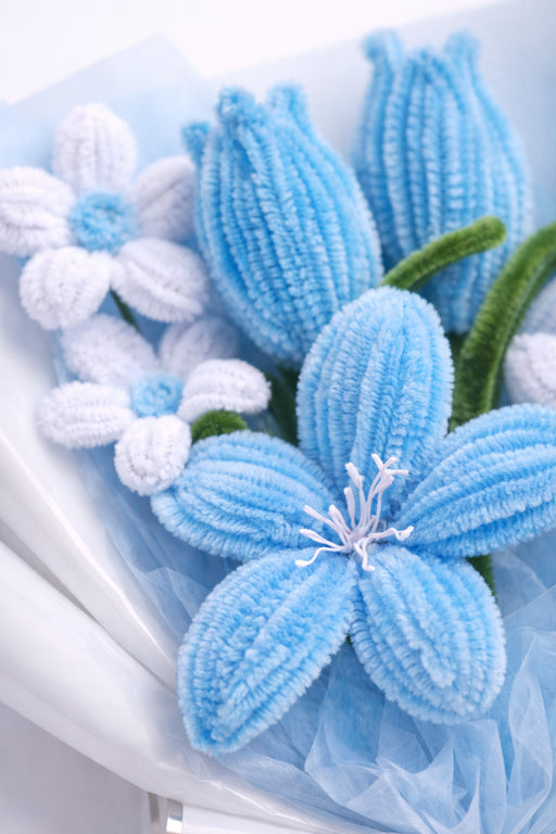 Blue Blossom Pipe Cleaner Bouquet – Handmade Aesthetic Forever Flower Gift