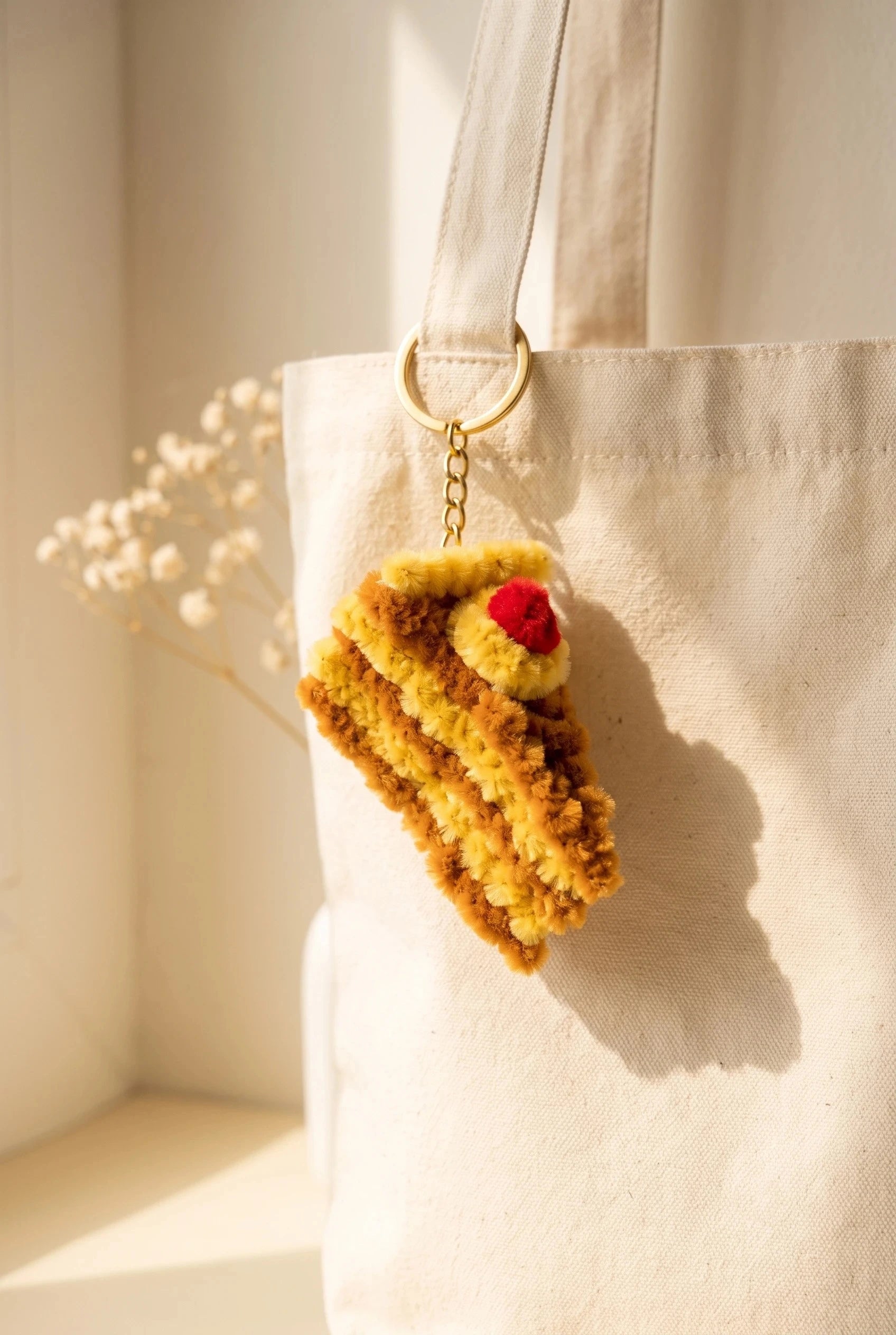 Cake Slice Pipe Cleaner Keychain – Handmade Dessert Charm